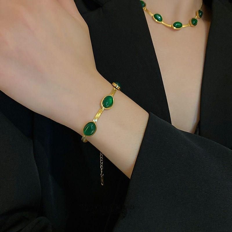 👉 Oval Green Crystal Pendant Necklace & Bracelet Set